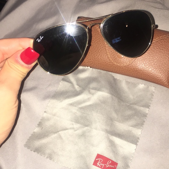 Ray ban green aviators barley worn !!!